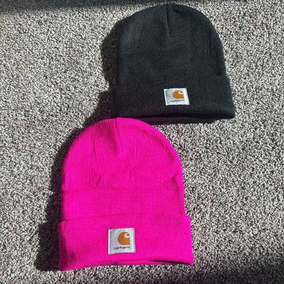 Carhartt Accessories - NWOT never worn Carhartt Beanie Set - Black and hot Pink